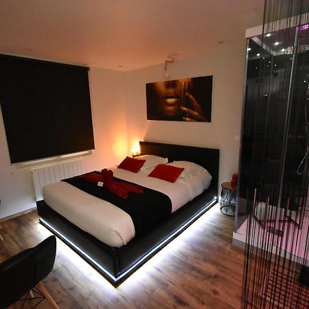 Spa Privatif Love Room, Le Hammam Et Bulles, Chez Nuits Chartraines Шартр Экстерьер фото