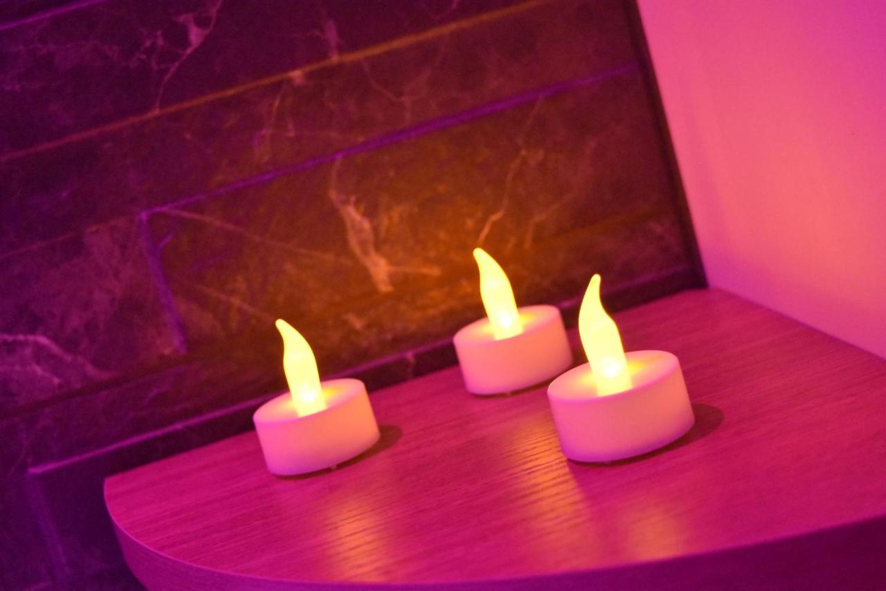 Spa Privatif Love Room, Le Hammam Et Bulles, Chez Nuits Chartraines Шартр Экстерьер фото