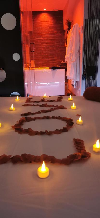 Spa Privatif Love Room, Le Hammam Et Bulles, Chez Nuits Chartraines Шартр Экстерьер фото